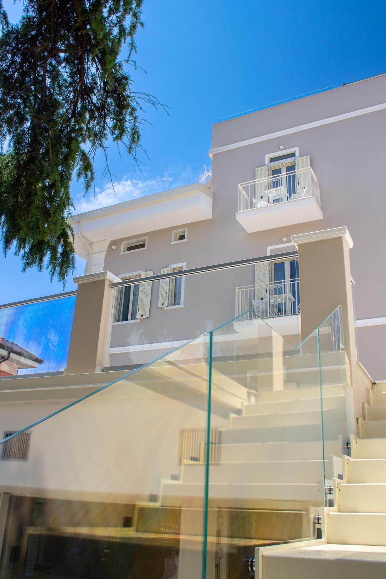 Hotel Doride Boutique 3*